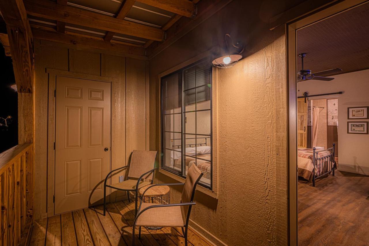 -Pet Friendly- Miners Cabin #6 - King Bed With Private Balcony Tombstone Exteriér fotografie